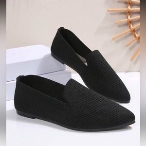 Women’s Black Pointed Flat